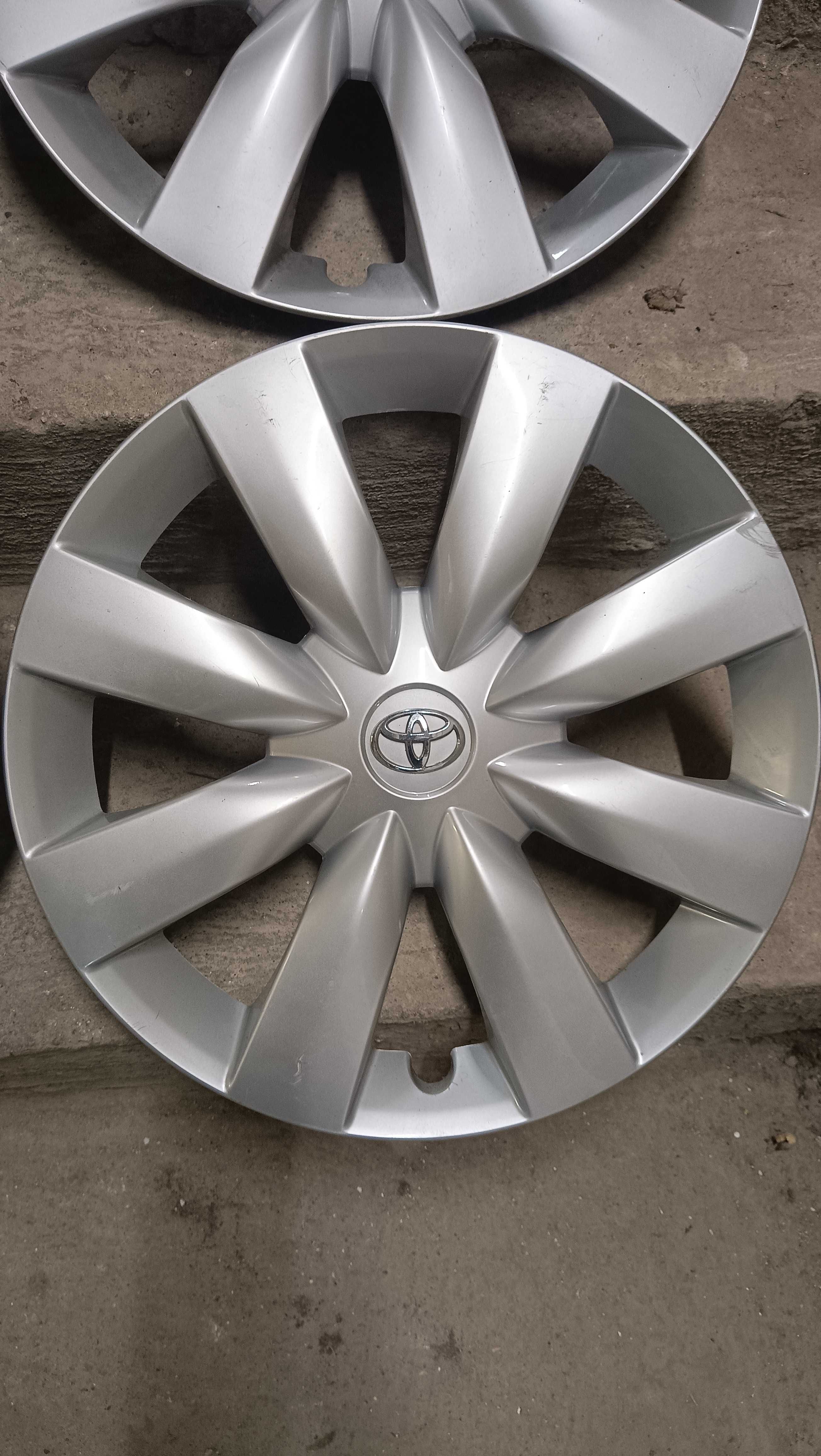Kołpaki Toyota Avensis t25 R16 oryginalne.