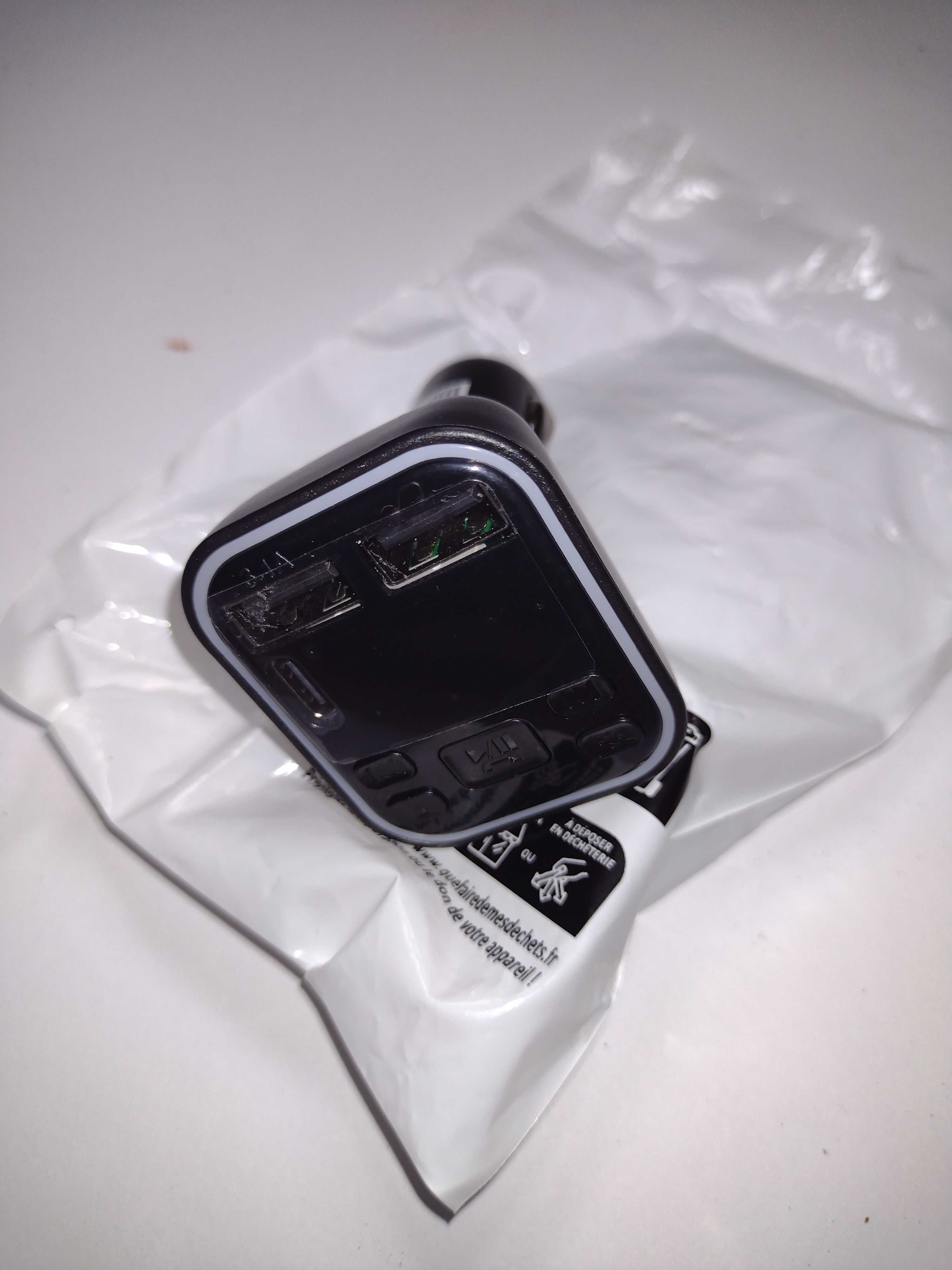Transmiter samochodowy Bluetooth FM MP3