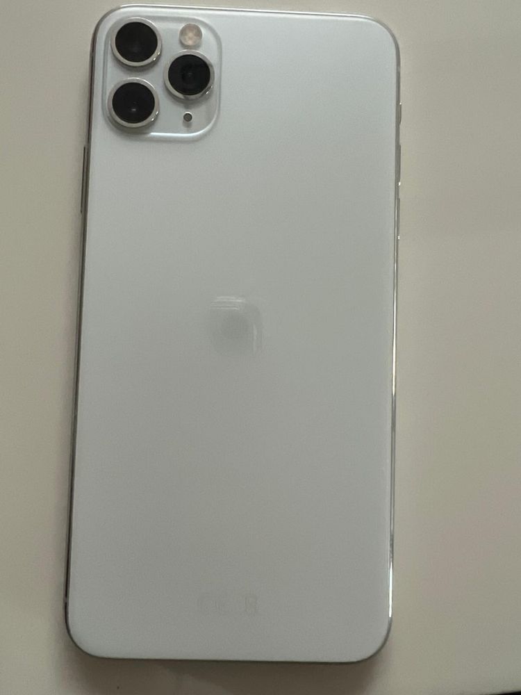 iPhone 11 pro max white