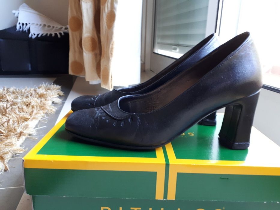 Sapatos senhora pretos tamanho 37