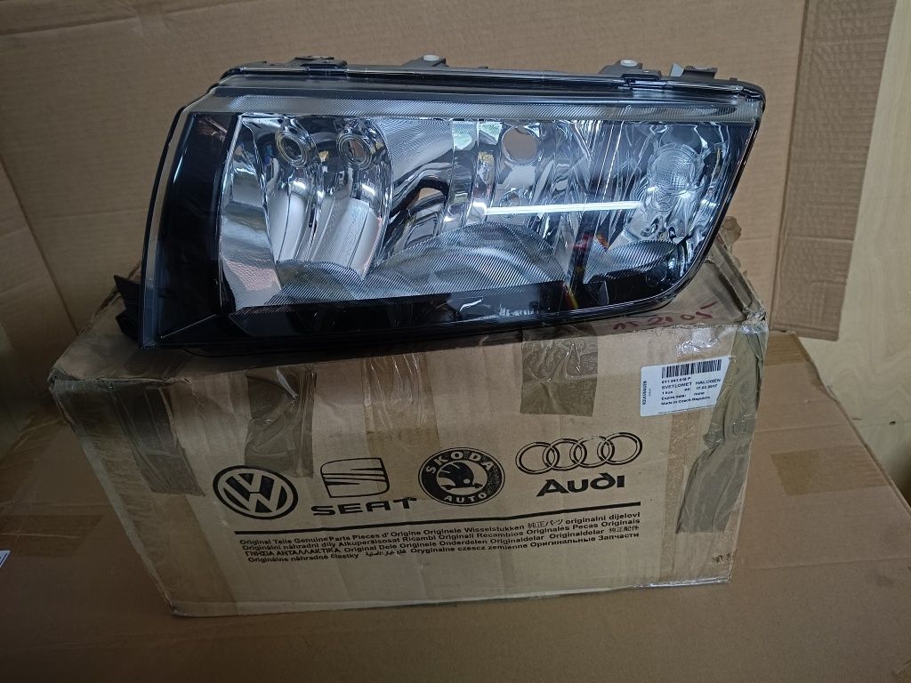 Reflektor Skoda Fabia OEM hella nowy
