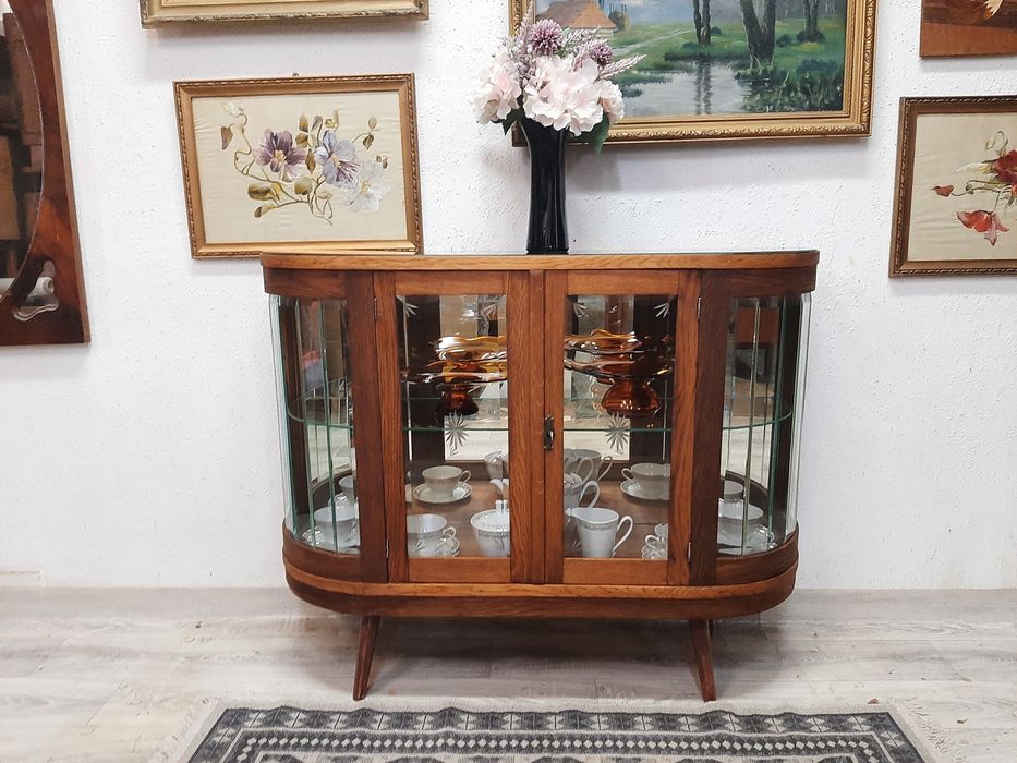 Komoda po renowacji z oryginalnym szkłem lakobel