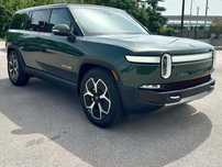Rivian R1S Launch Edition      2023