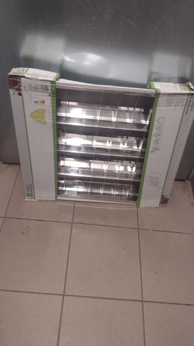 Oprawy świetlne  do świetlówek 4 sztuki