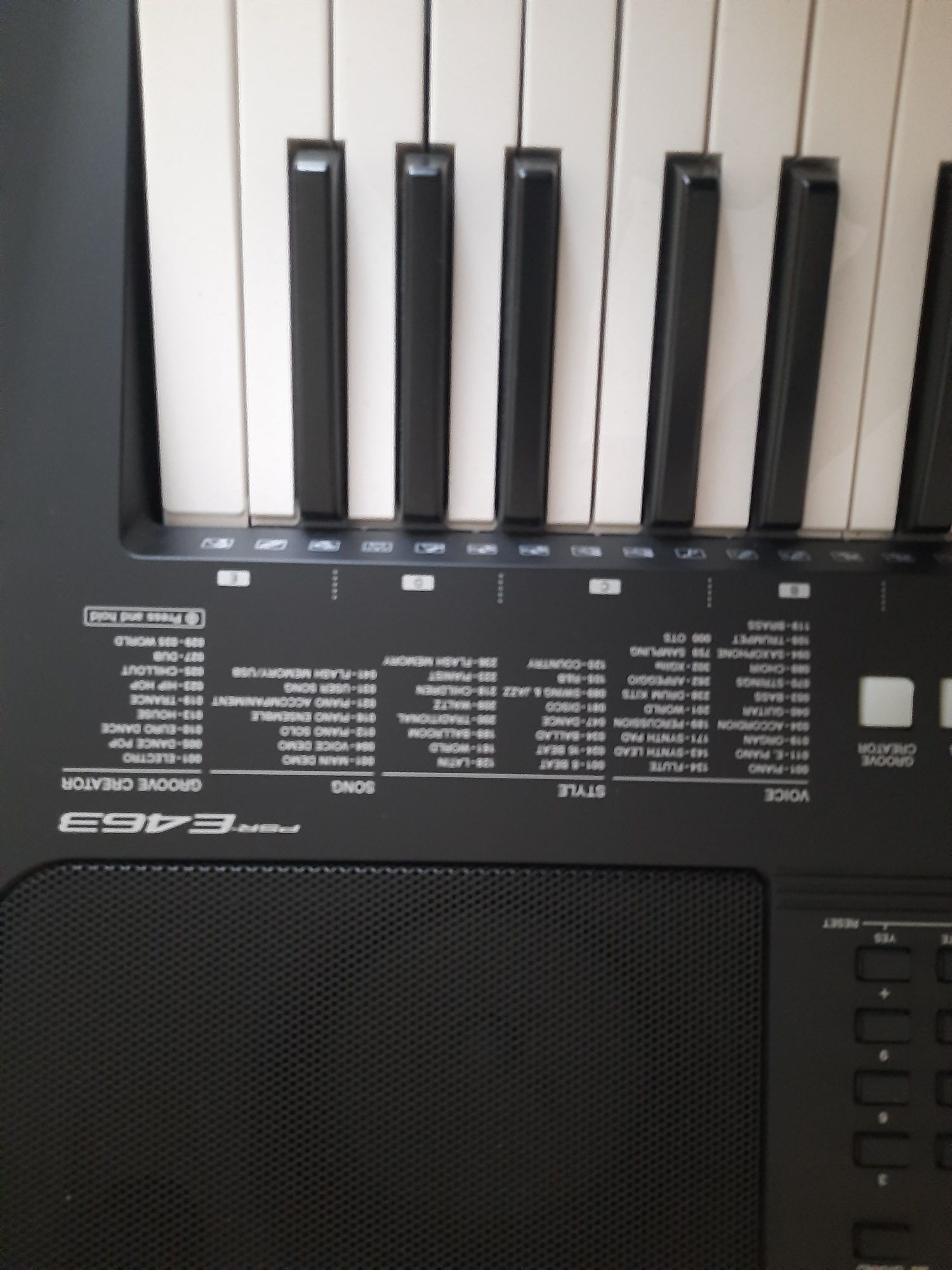 Keyboard yamaha e463