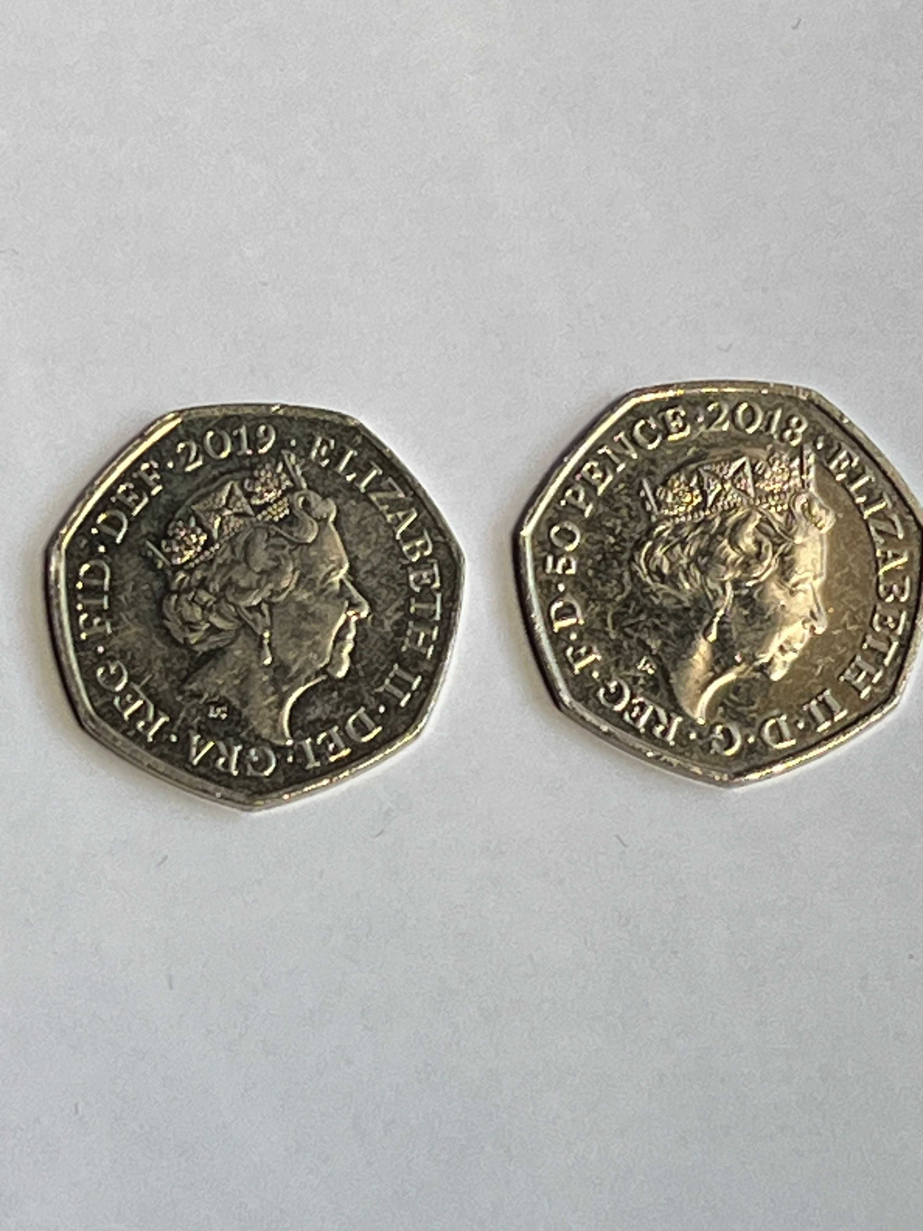 2 monety 50 pensów Wielka Brytania z 2018r i 2019 r.