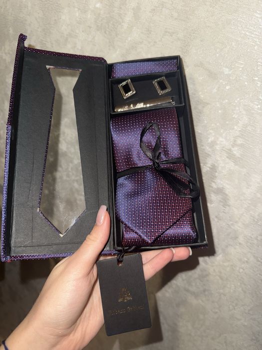 Подарунковий набір краватка + запонки