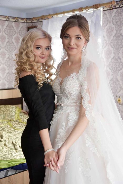 Продам весільну сукню, не вінчана, стан ідеальний)