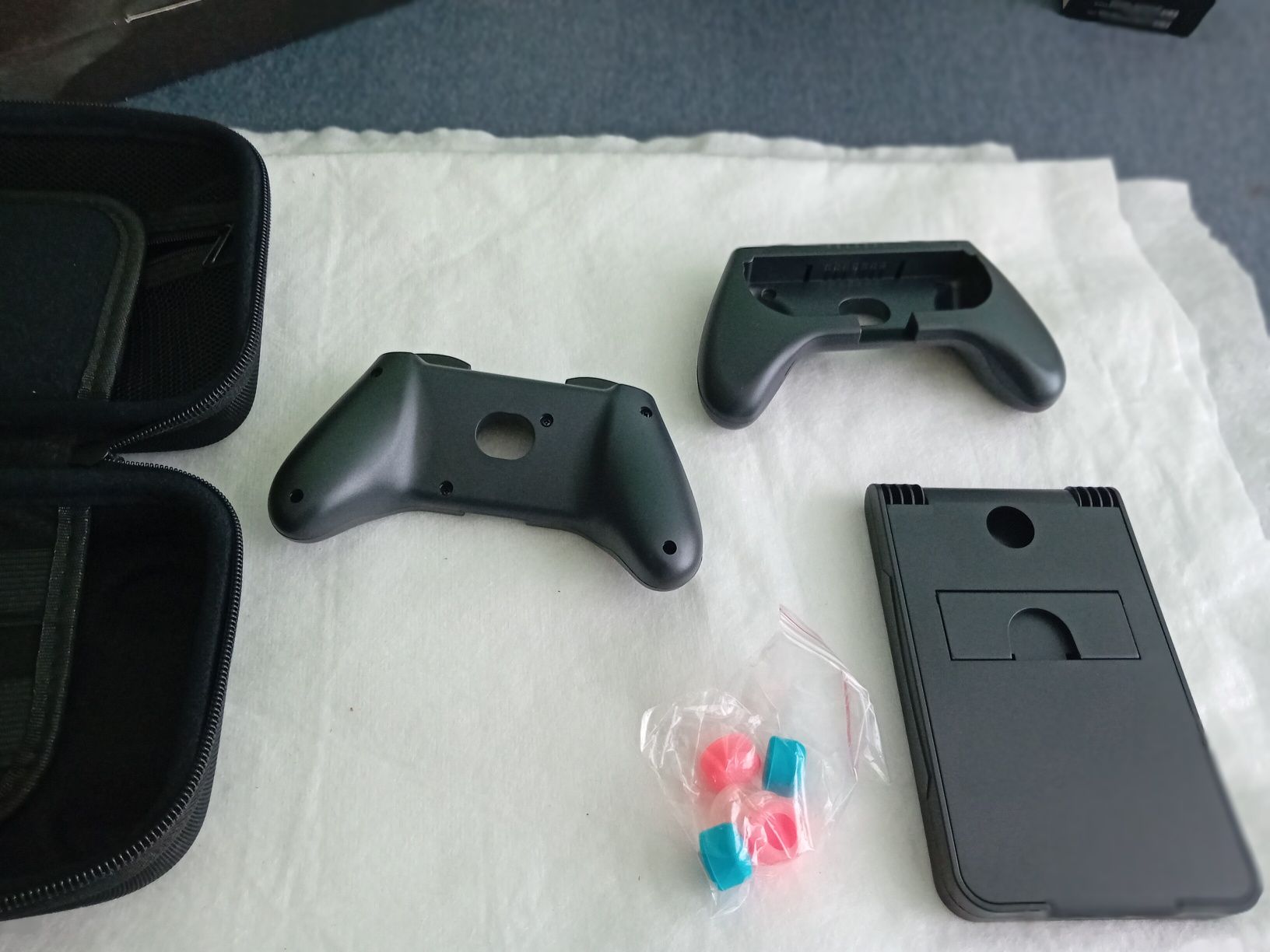 Zestaw akcesoriów do Nintendo Switch/OLED – 2 komplety w 1