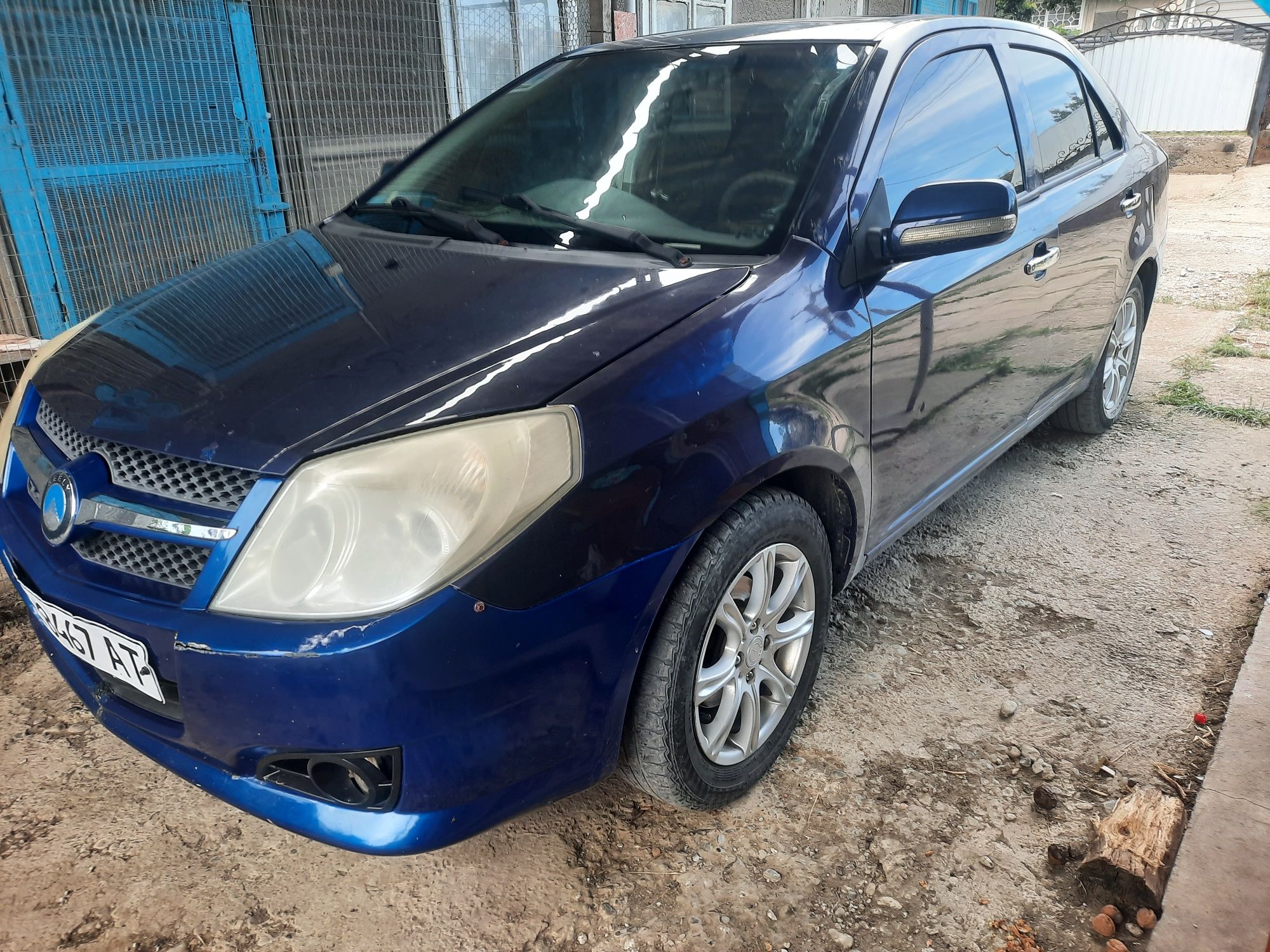 Машина в гарному стані двигун 1.5