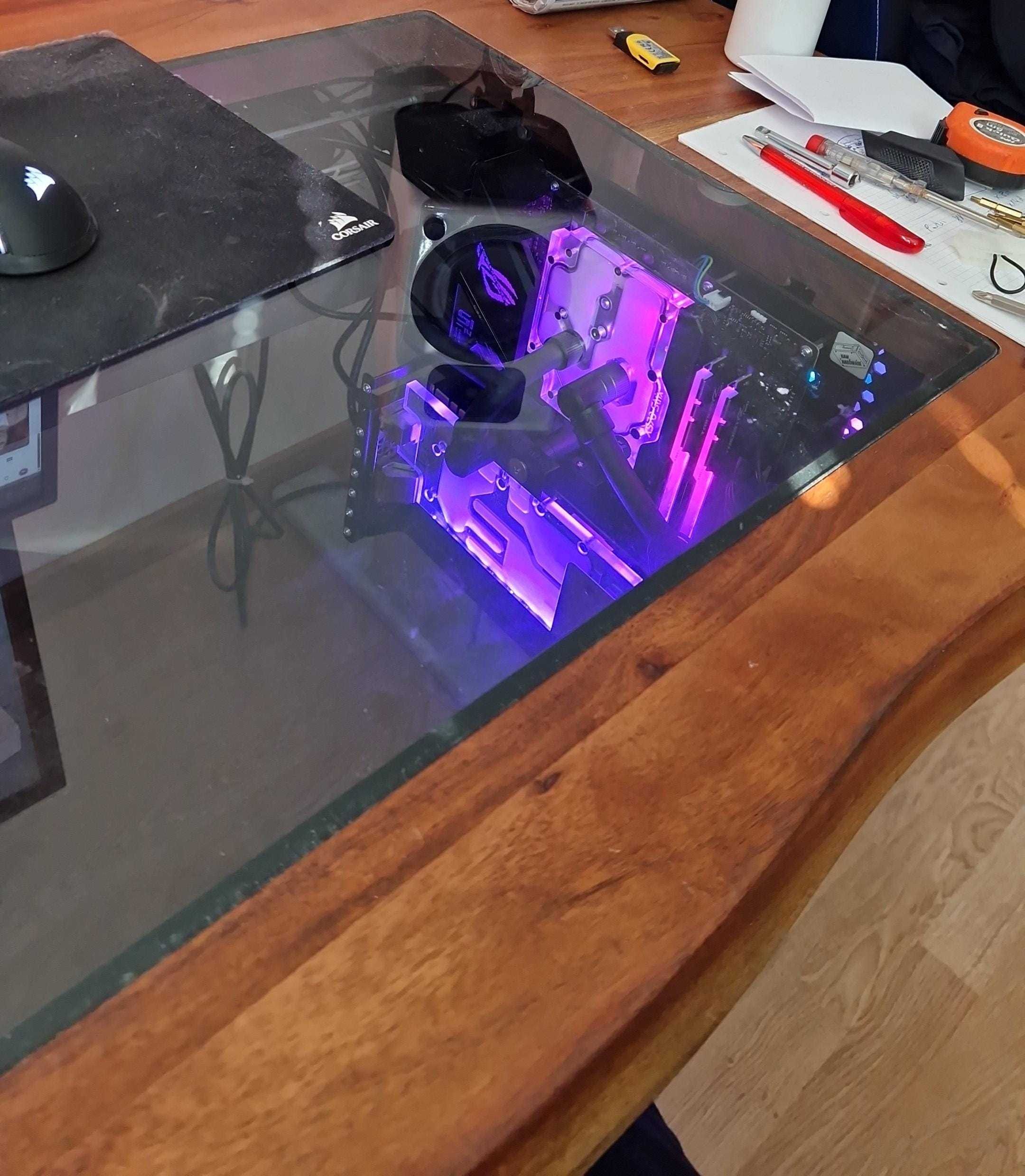 P-CASE 6 ATX + SFX , 2 x AIO 240 , 1 x HDD, 2 x SSD test bench,