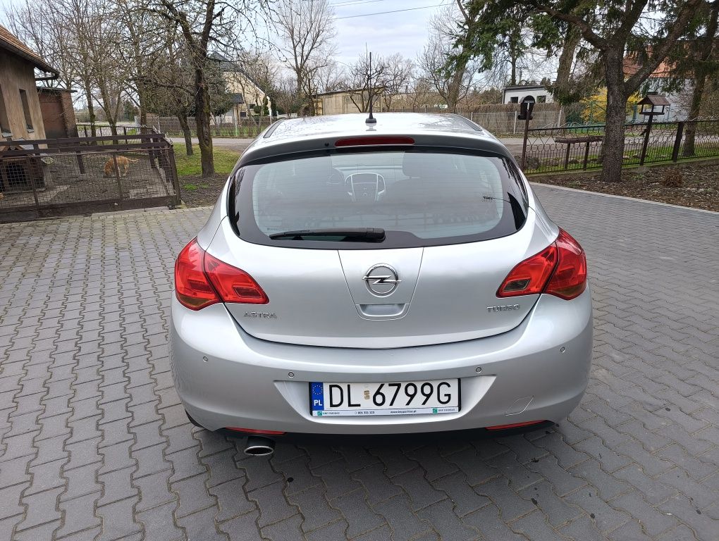 ##Opel Astra J 2011r Benzyna Klima Komp PDC Grzana Kierownica Okazja##