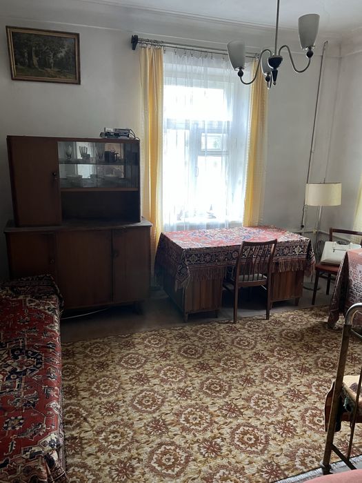 Продам 3-х кімнатну  Сталінку на Севгоке