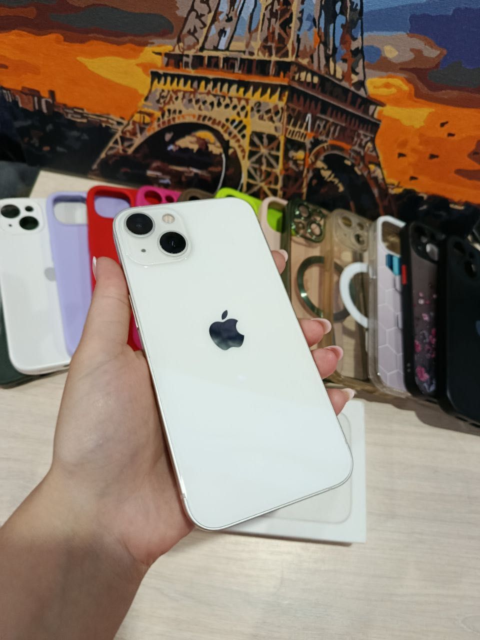 Продам IPhone 13