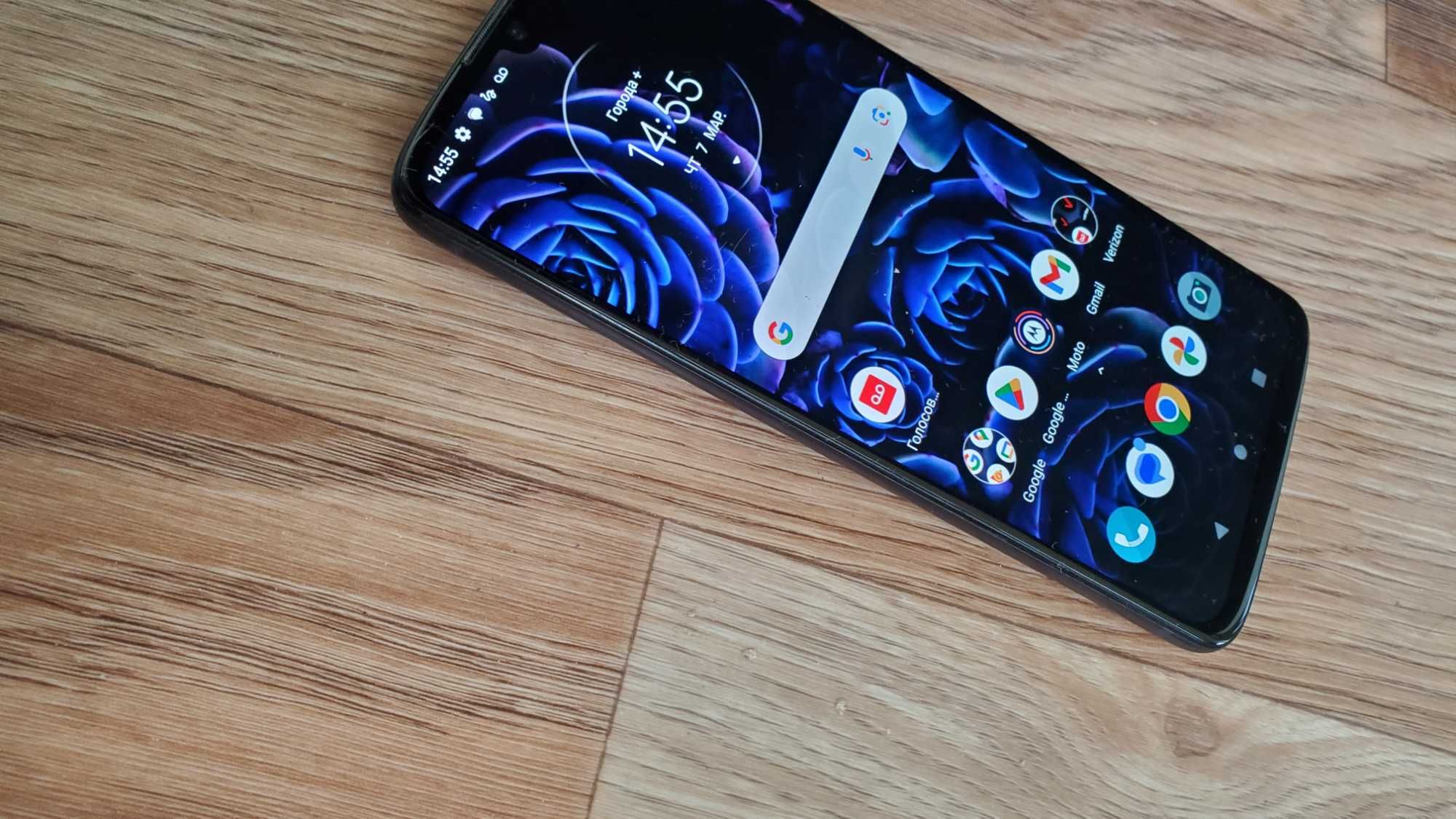 Motorola Moto Z4 XT1980, внешне как новый, дефект