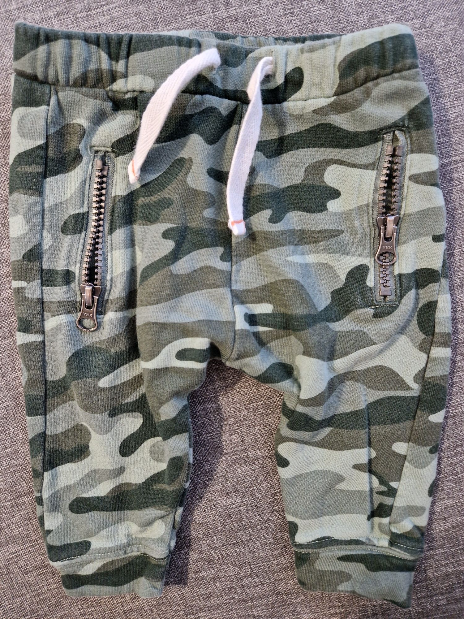 Spodnie moro KappAhl 68 cm