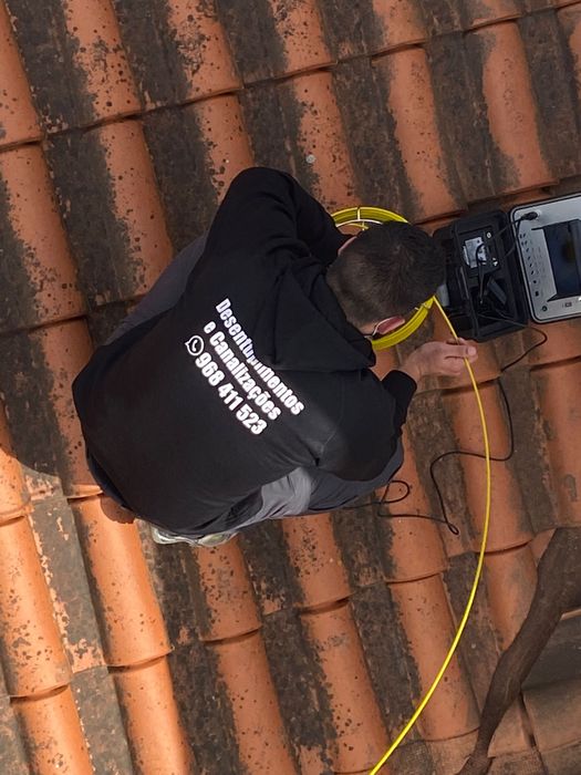 Desentupimento de Esgotos e Canalizador