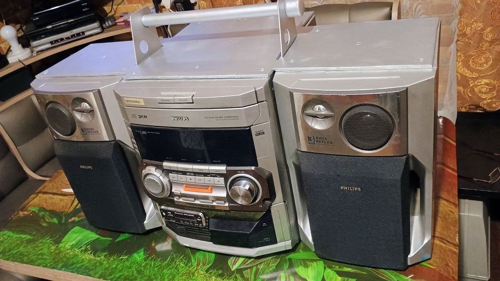 Музыкальный центр Philips