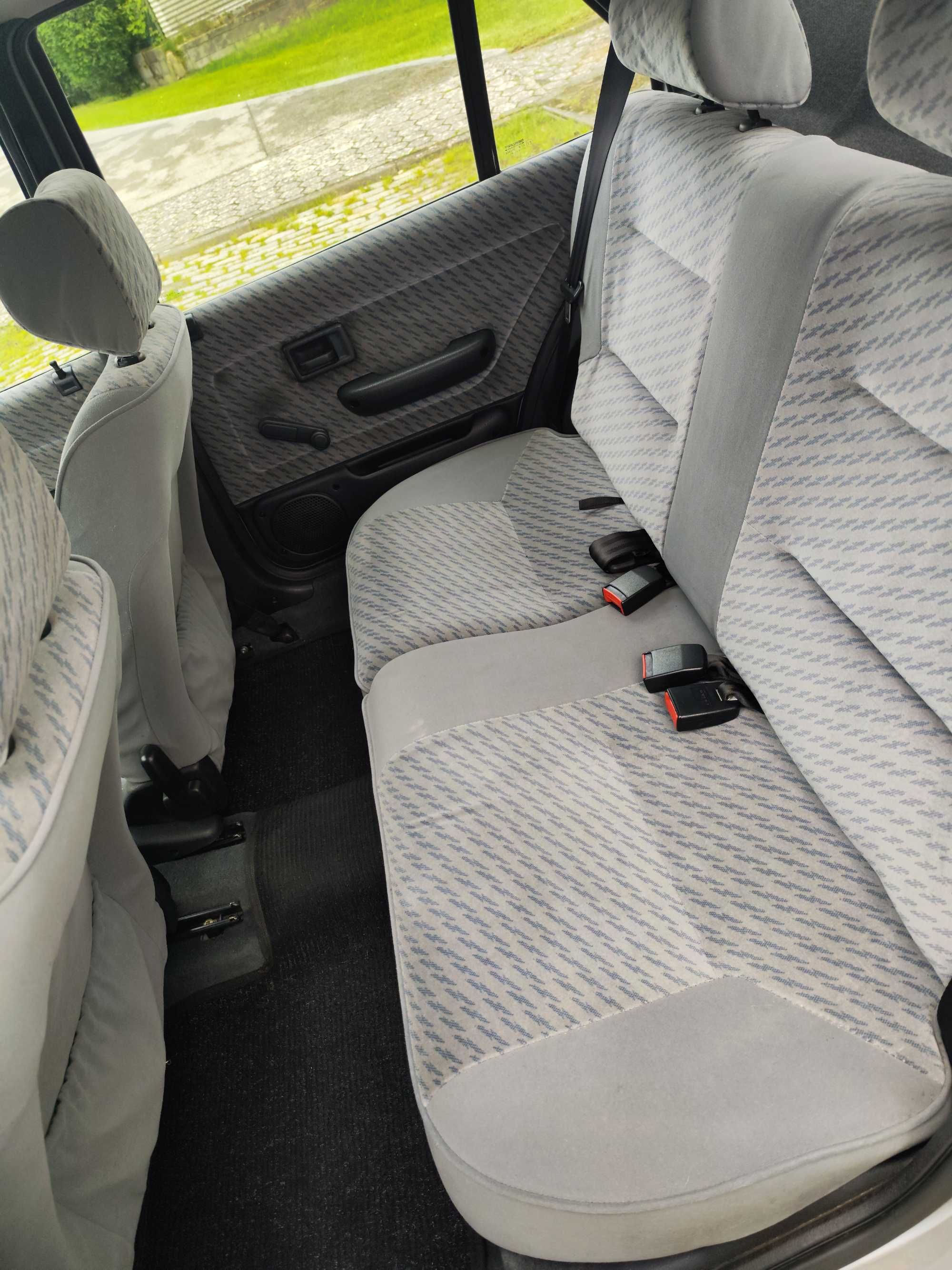 PEUGEOT 106 (com poucos kms) RESERVADO