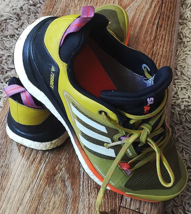 Продаються оригінальні красовки Adidas