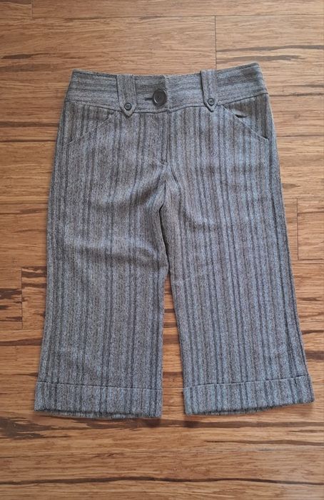 Spodnie garniturowe krótkie 3/4 w paski