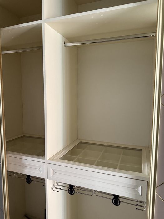 Шафа-купе  для зберігання речей