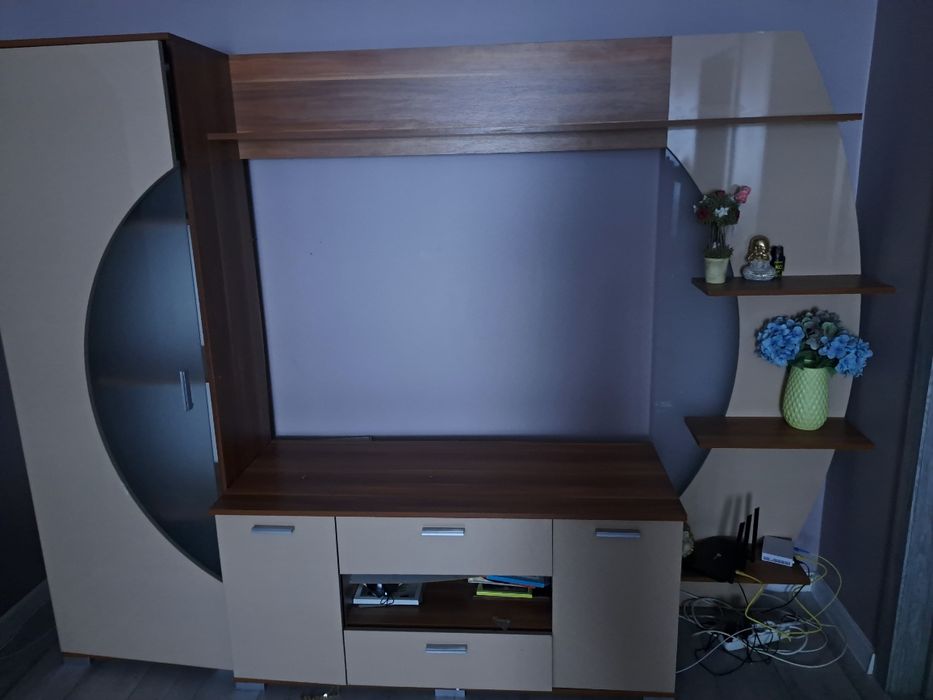 Стінка в вітальню