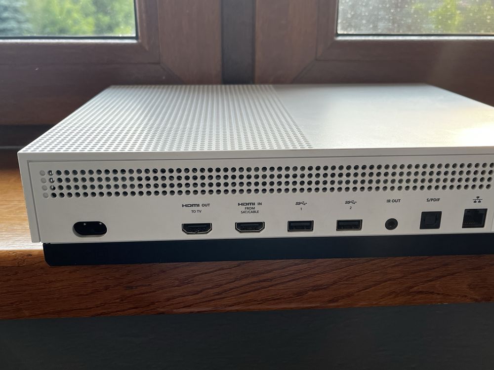 Xbox one s z 1 padem