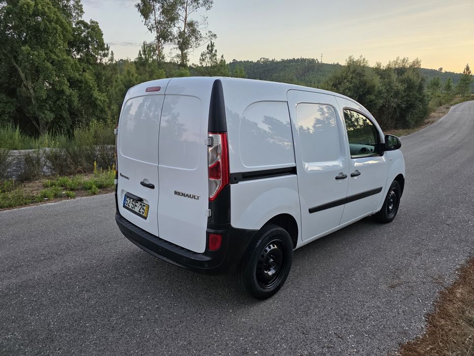 Renault kangoo iva dedutível com garantia