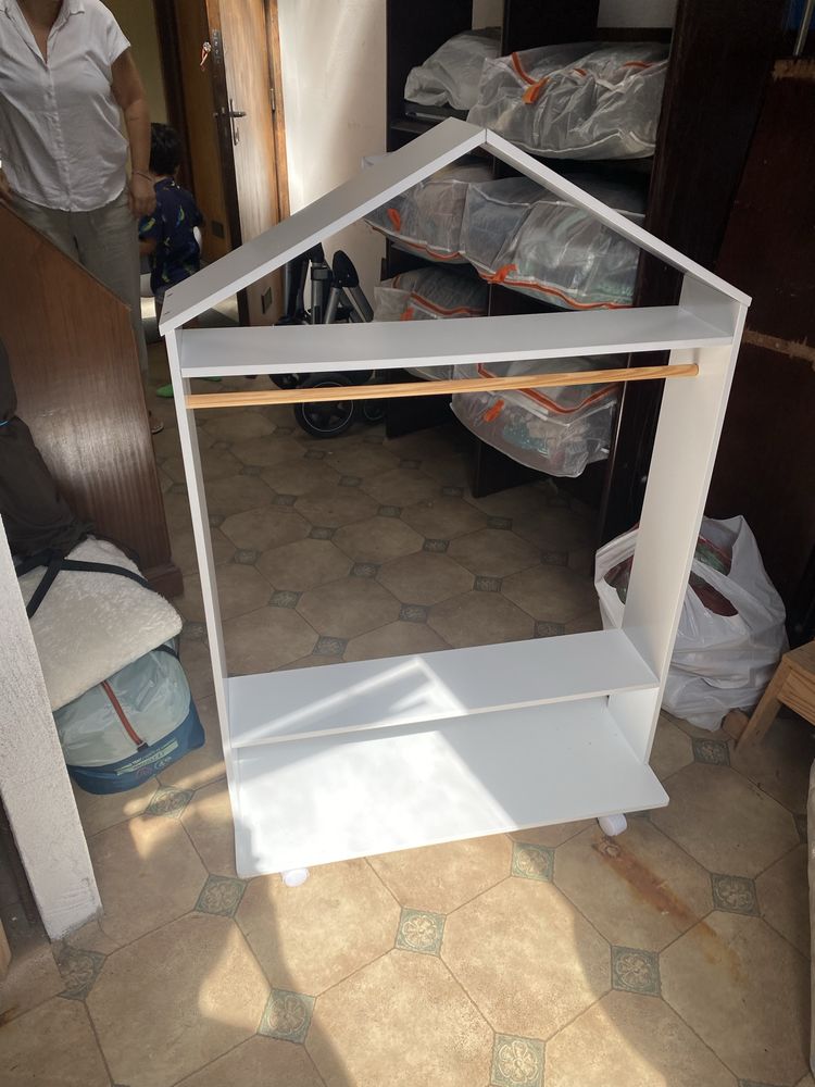 Armario Montessori Branco com Varão