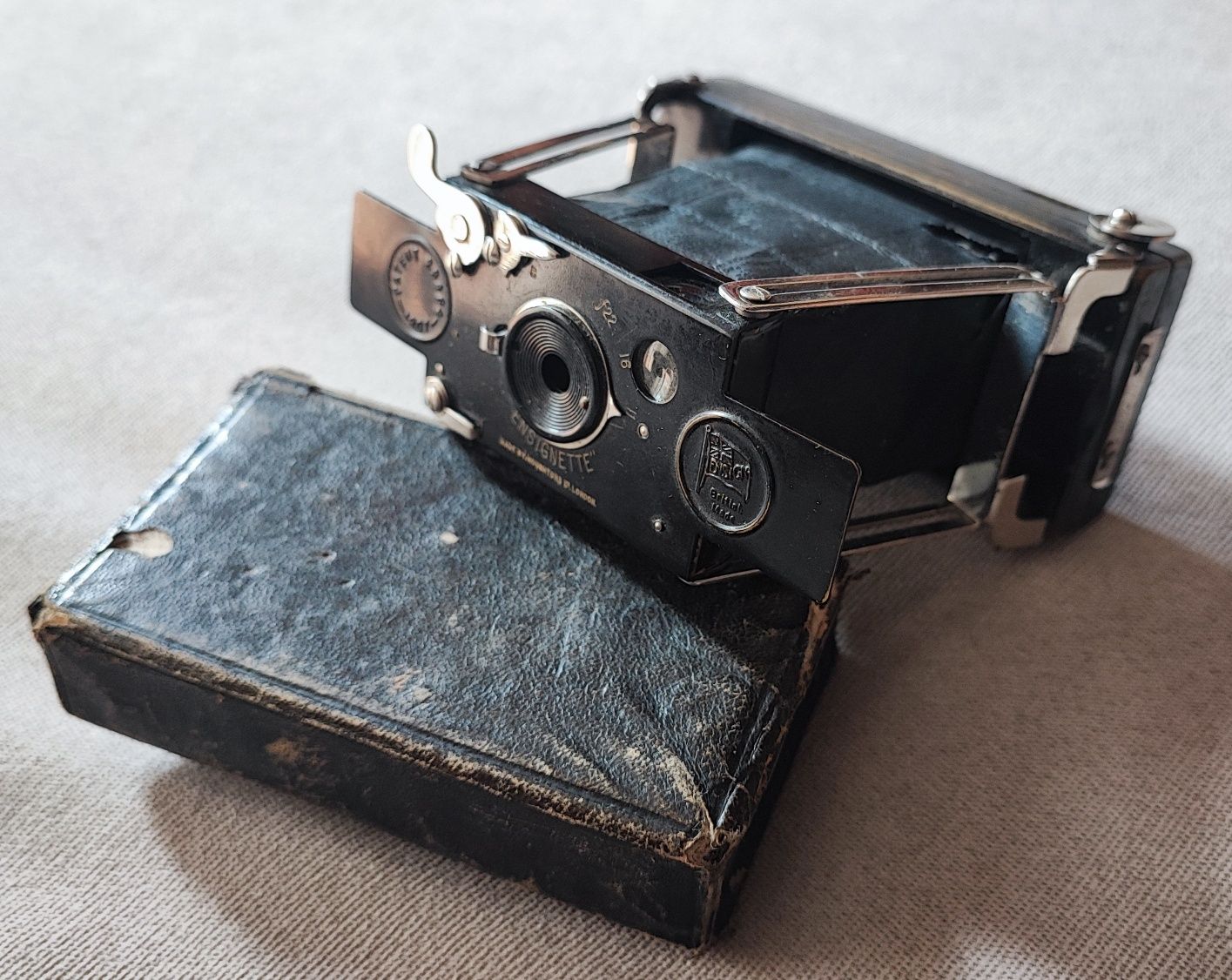Máquina fotográfica Ensignette. 1911/1927