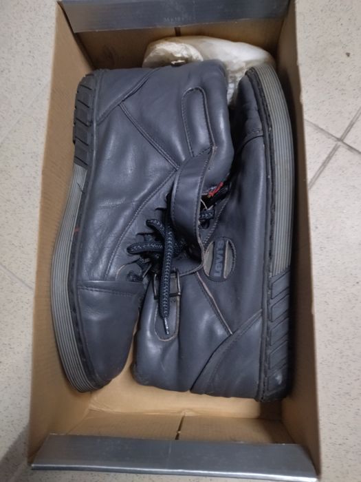 Sapatilha Levi's cinzenta