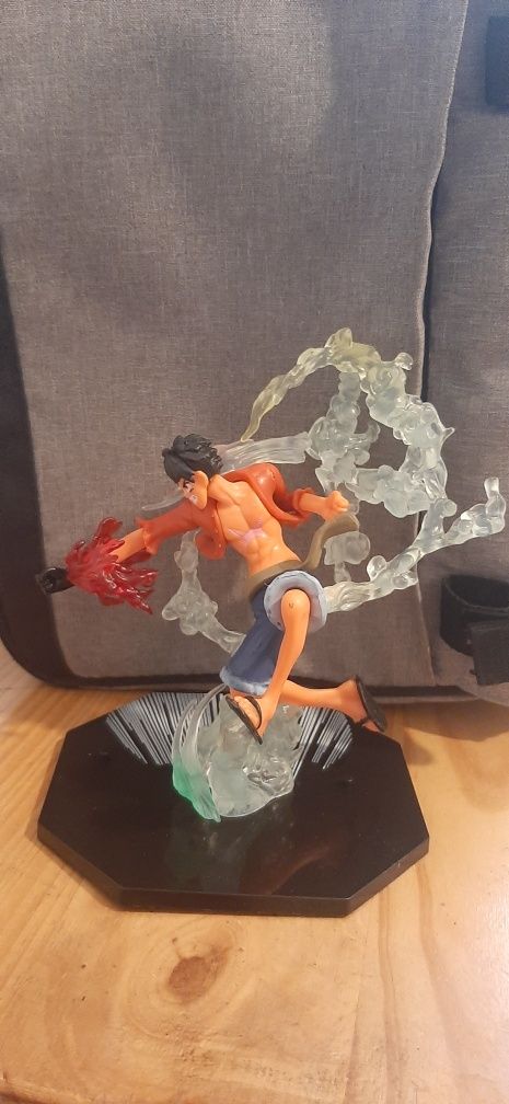 Figura de pvc do Luffy