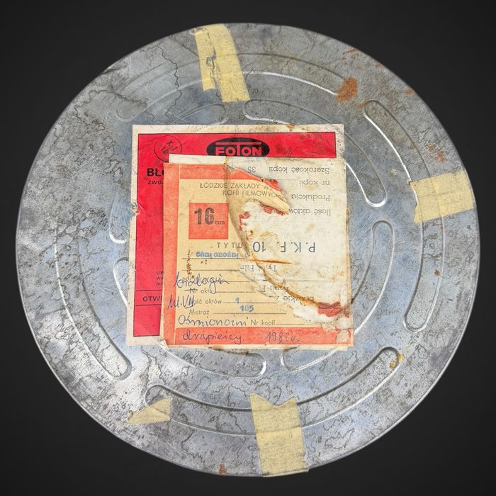 Puszka z filmem z taśmą FOTON 16 mm Ośmionożni drapieżcy B5/112030