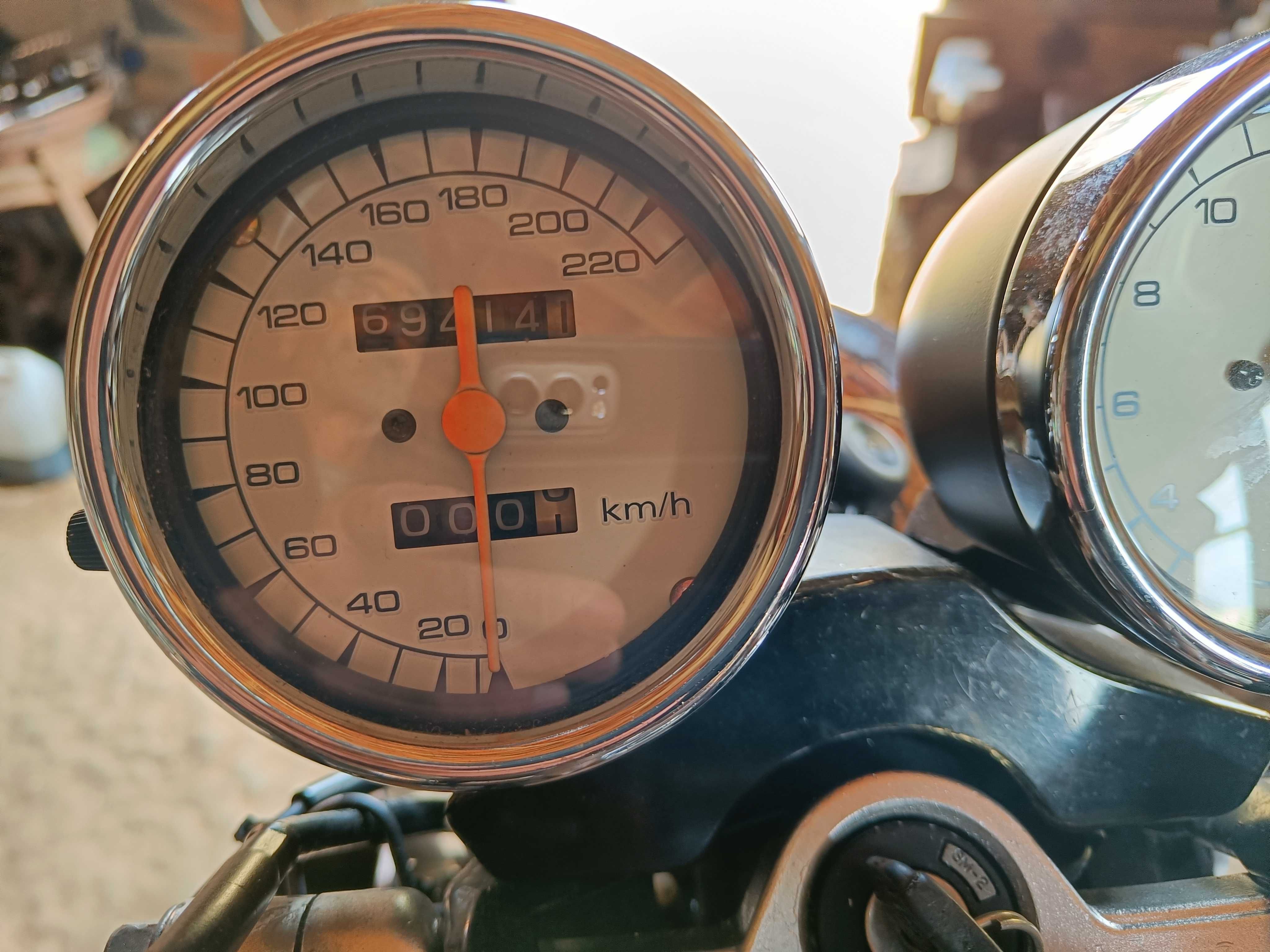 SUZUKI GSF 400 Reconstruida