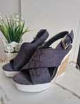 Buty na koturnie