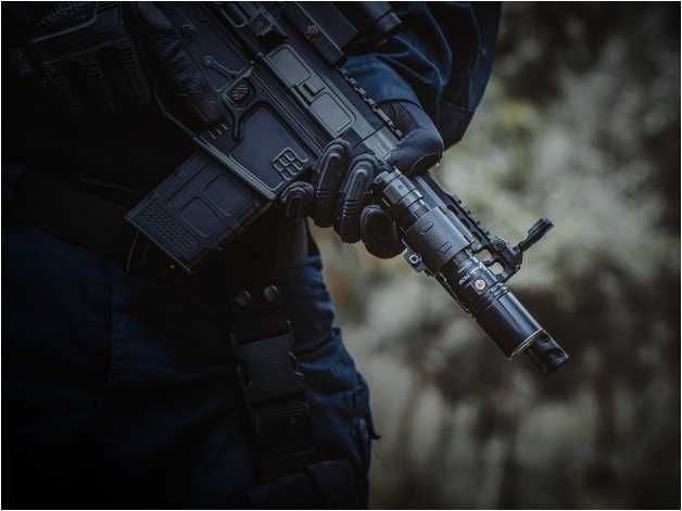 Latarka laserowa Fenix TK30