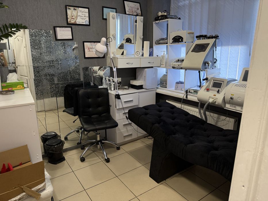 Оренда облаштованих кабінетів  у студіі краси в центрі міста