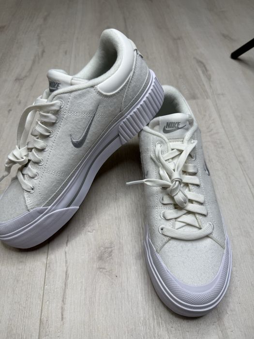 Жіночі кеди низькі Nike Court Legacy Lift FZ2606-100