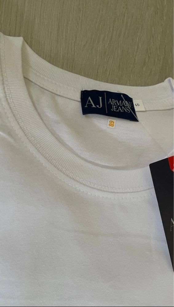 T-Shirt Armani Exchange Tamanho S
