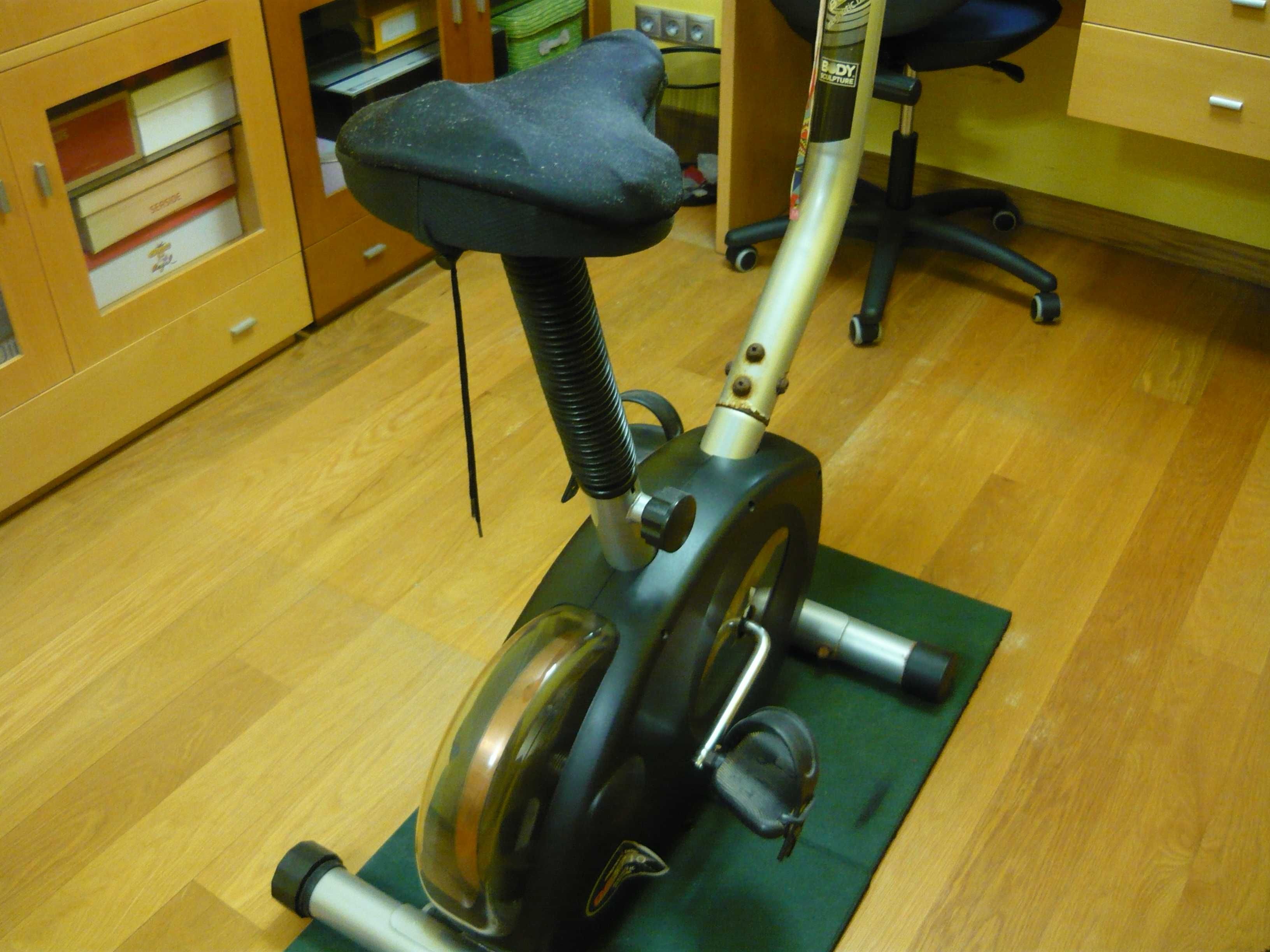 Bicicleta estática (magnética) Body Sculpture - Usada/Avariada / Peças
