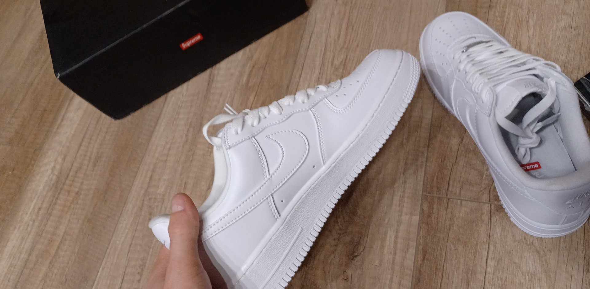 Air force 1 low x supreme white