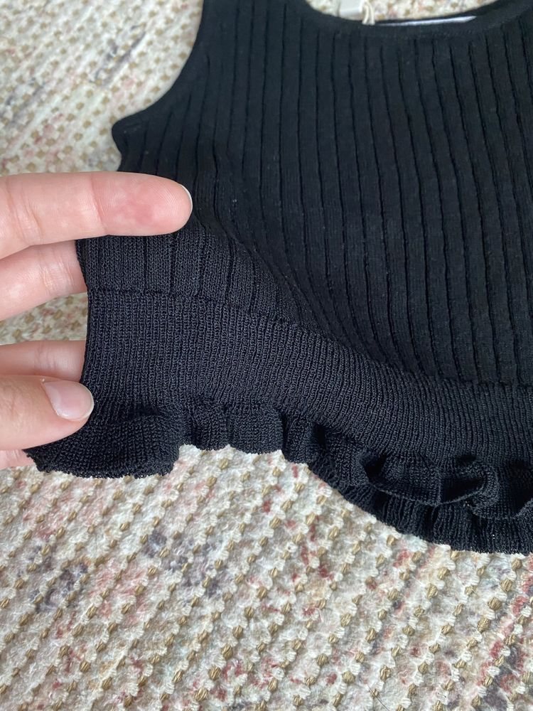Top Mango XXS/XS dzianinowy czarny krótki crop prążek bluzka