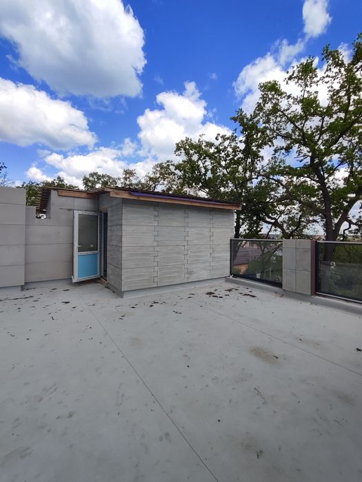 Таун в центрі Бучі, власний Гараж та простора тераса