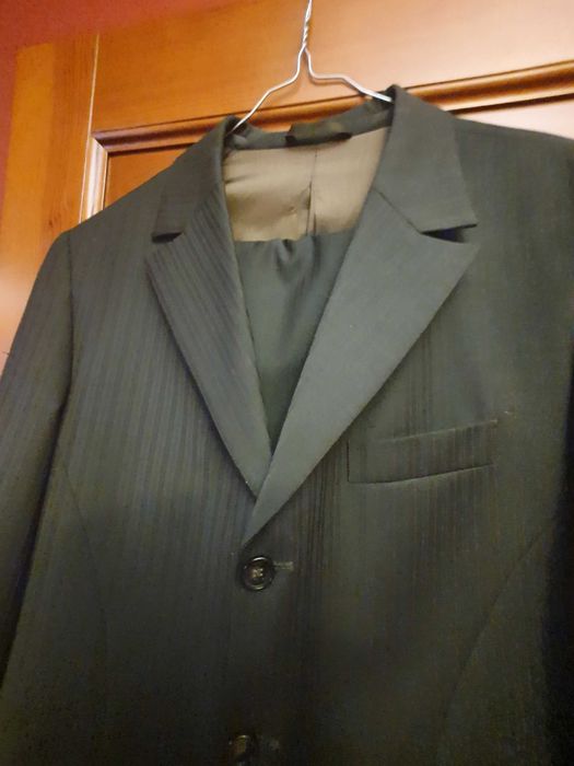 Garnitur męski brązowy w paseczki rozmiar 52