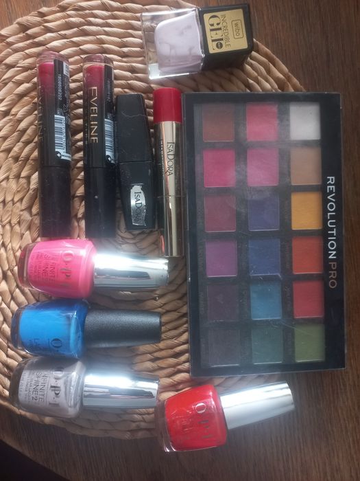 Lakiery opi i inne