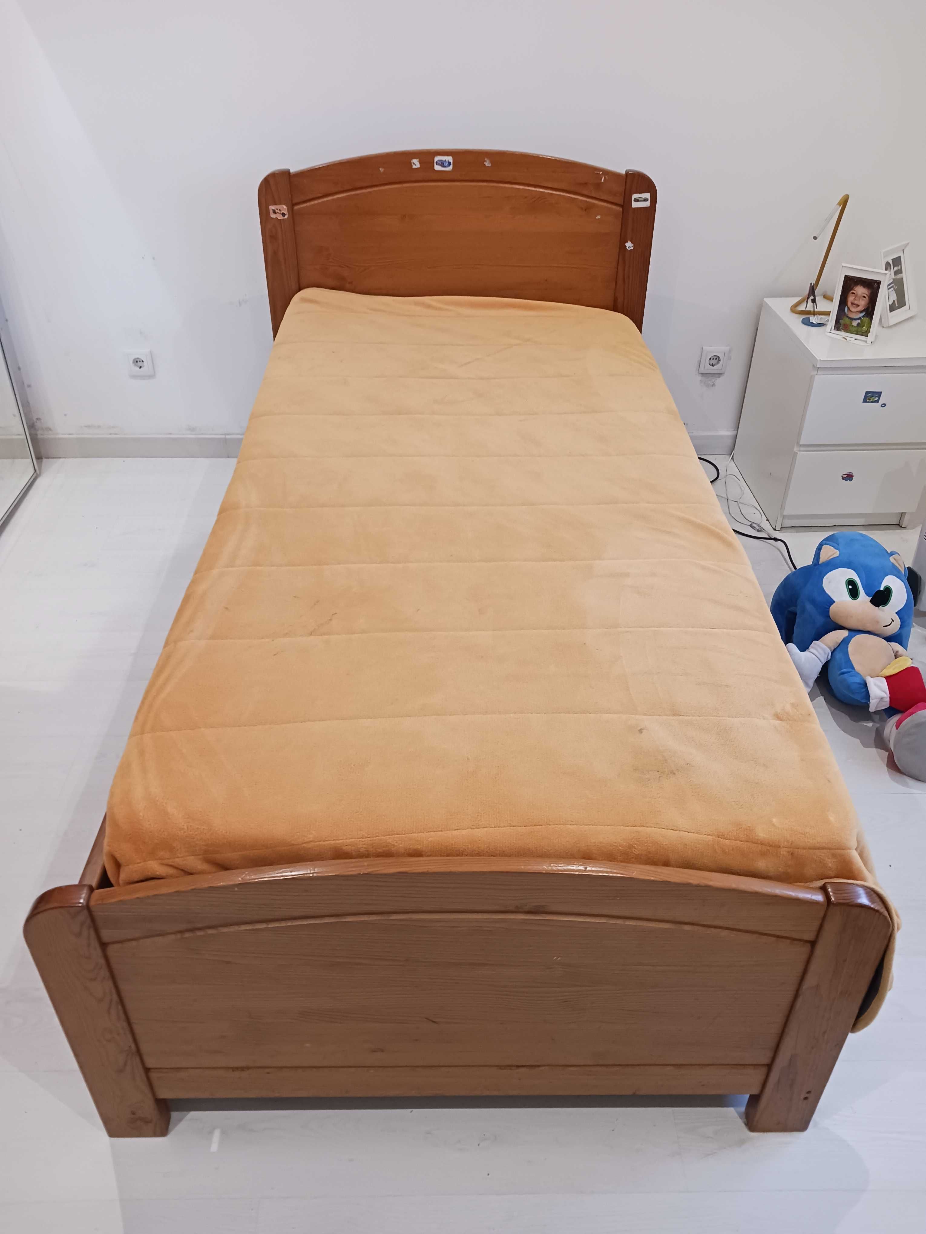 Cama com colchão