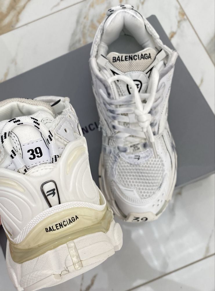Balenciaga RUNNER 39 original white баленсіага new off women