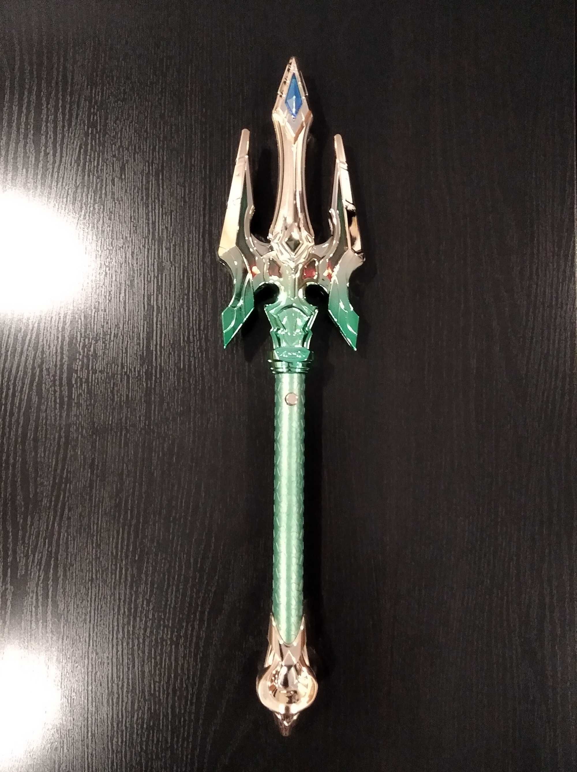 Espada de brincar com luzes e sons