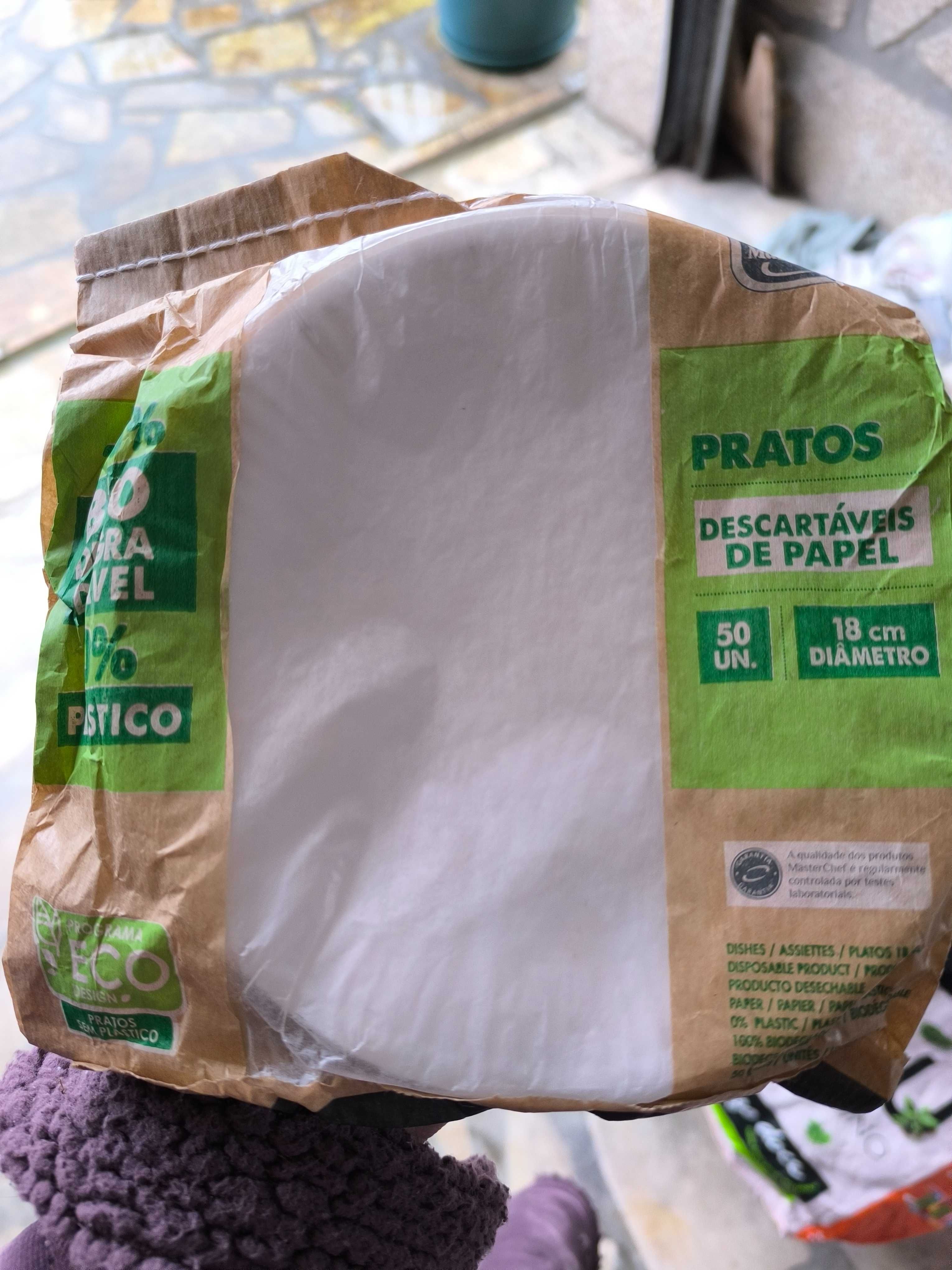Prato de Sobremesa em papel resistente 18cms